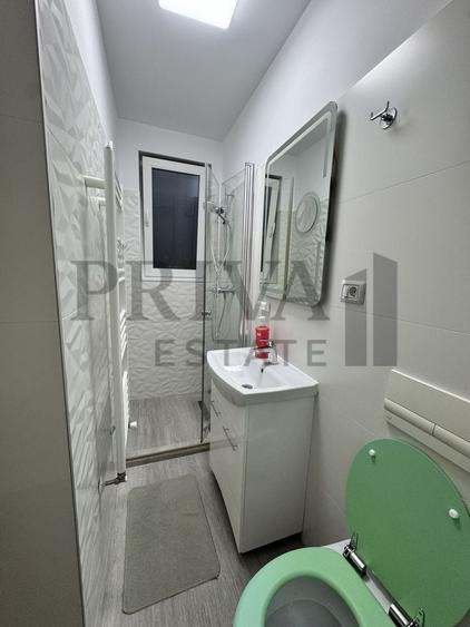 Apartament cu 3 camere semidecomandat, mobilat în Torontalului