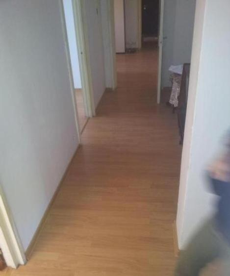 Apartament cu 4 camere decomandat în Drumul Taberei