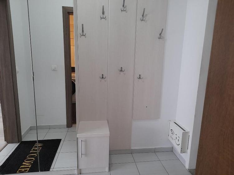 Apartament cu 2 camere semidecomandat în Berceni