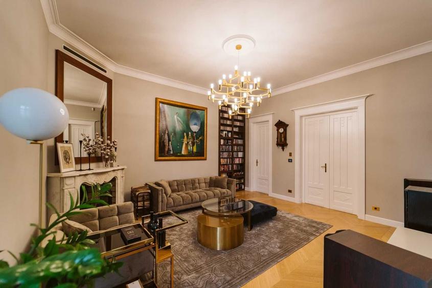 Apartament cu 4 camere semidecomandat în Ultracentral