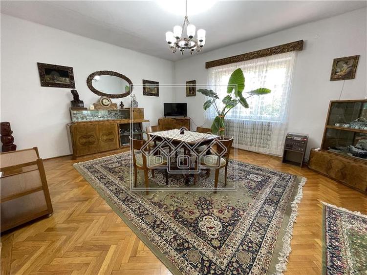 Apartament cu 4 camere circular în Central