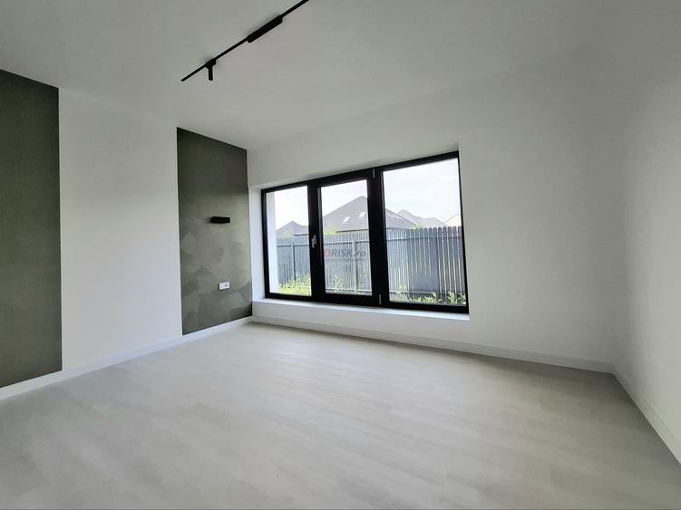 Casă individuală cu 6 camere cu Teren 370 Mp în Pipera