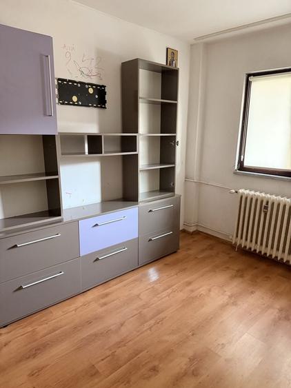 Apartament cu 2 camere decomandat în Titan