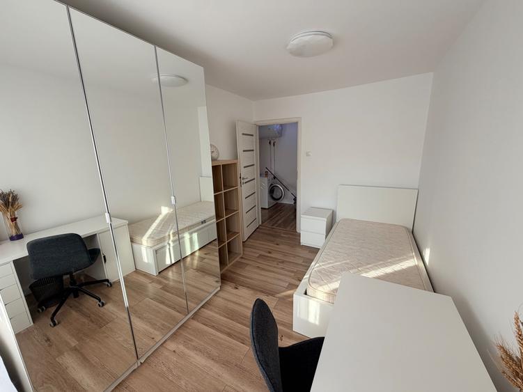 Apartament cu 3 camere decomandat în Berceni