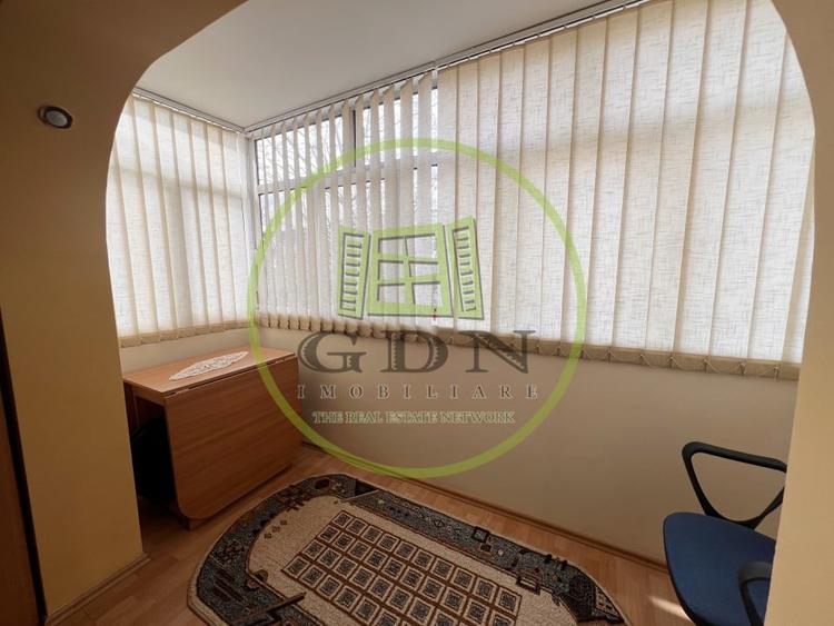 Apartament cu 3 camere decomandat, mobilat în Rovine