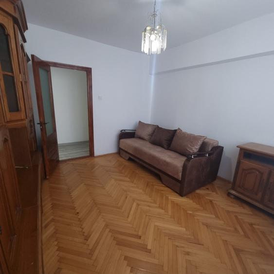 Apartament cu 2 camere în Micro 20