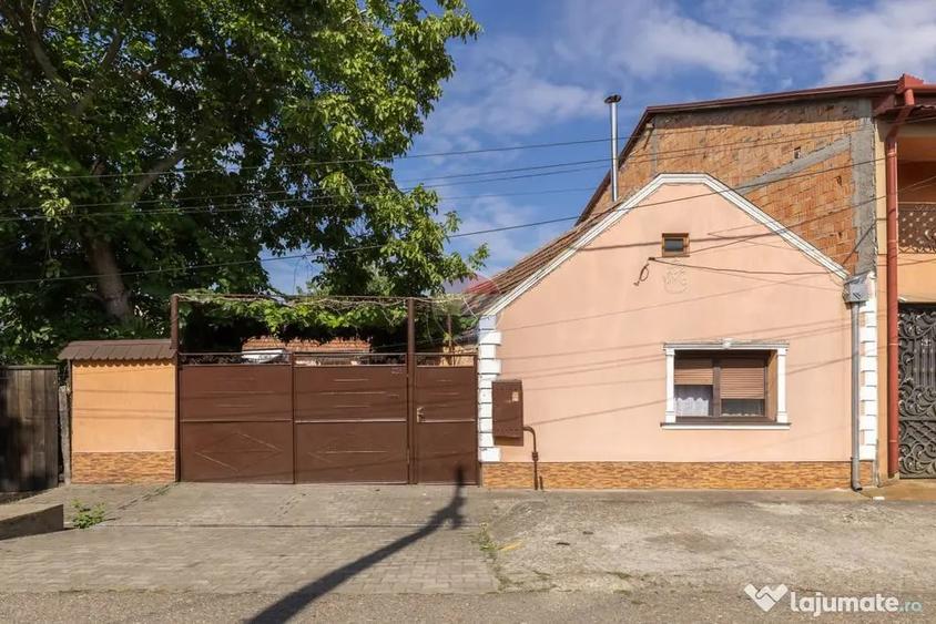 Casă cu 4 camere cu Teren 1000 Mp în Pârneava