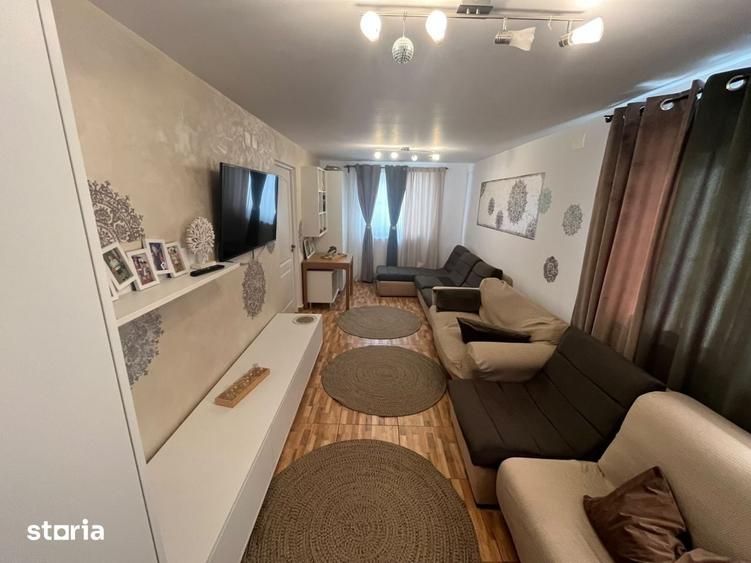 Casă cu 4 camere cu Teren 489 Mp în Glina