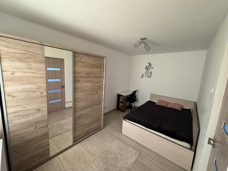 Apartament cu 2 camere semidecomandat, mobilat în Tomis Nord