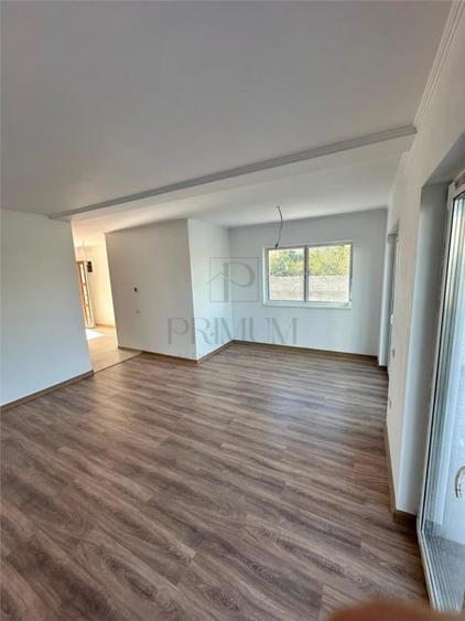 Casă cu 4 camere cu Teren 350 Mp în Săcălaz