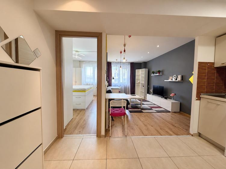 Apartament cu 2 camere semidecomandat, mobilat în Vitan