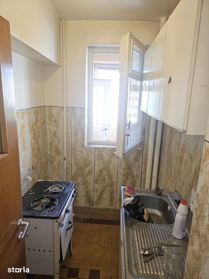 Garsonieră decomandată în Tei