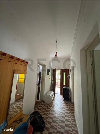 Casă cu 3 camere cu Teren 1900 Mp în Borș