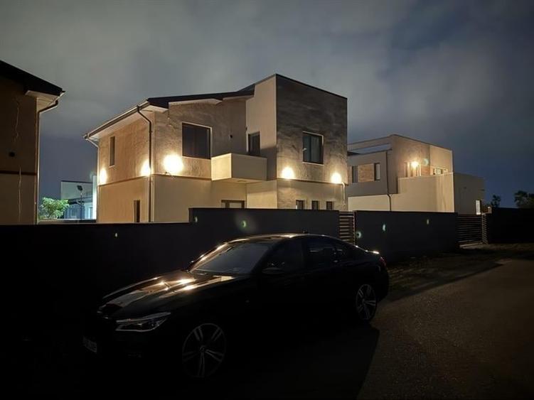 Casă individuală cu 4 camere cu Teren 330 Mp în Sud-Est