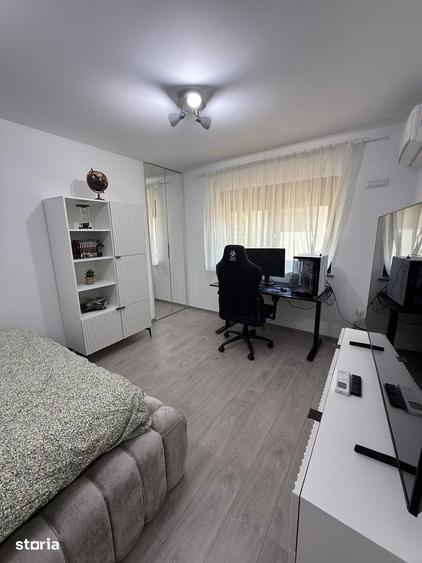 Casă cu 5 camere cu Teren 400 Mp în Goranu