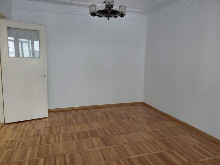 Apartament cu 2 camere decomandat în Port