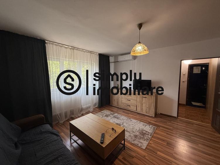 Apartament cu 3 camere semidecomandat în Brazda lui Novac