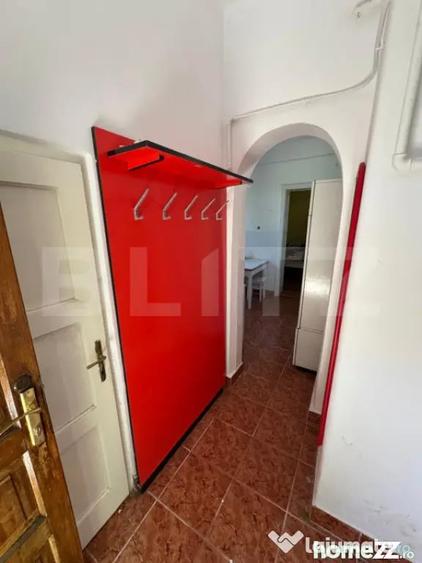 Casă cu 6 camere cu Teren 700 Mp în 700