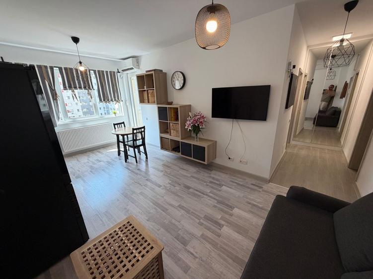 Apartament cu 2 camere decomandat, mobilat în Păcii