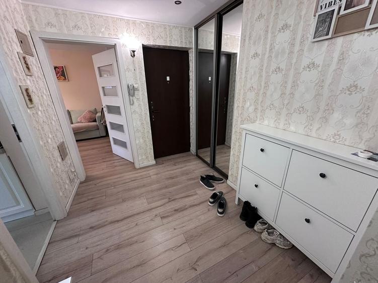 Apartament cu 3 camere decomandat în Baba Novac