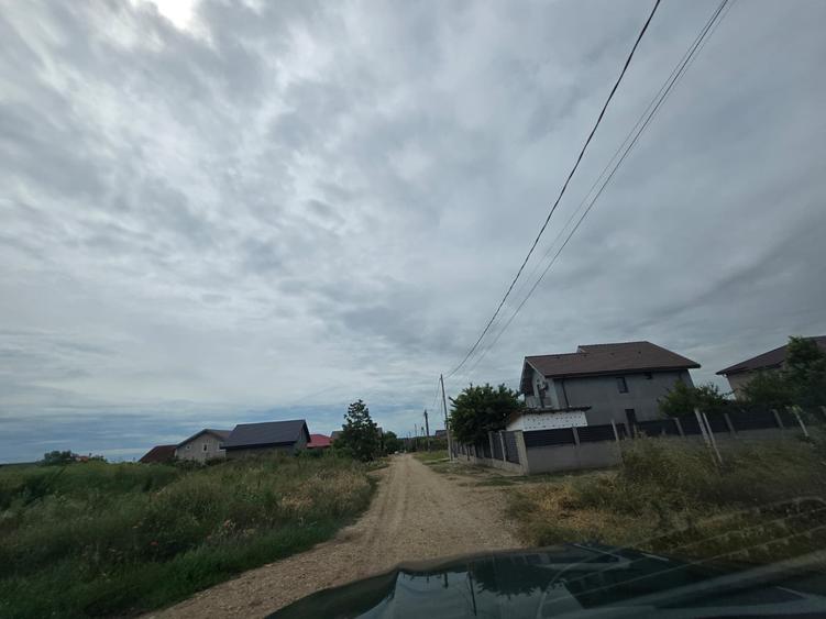 Teren Construcții intravilan de 5000 mp, în Lazu