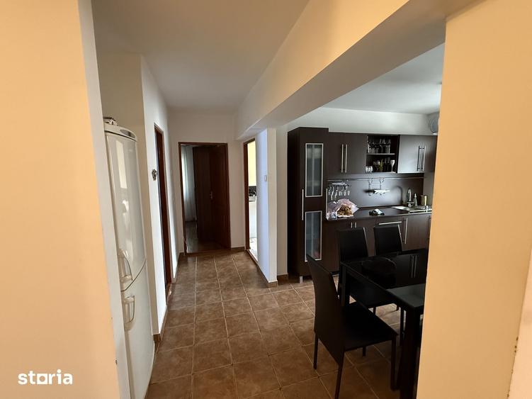 Apartament cu 3 camere în Uric