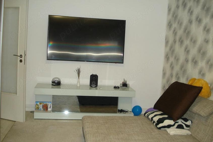 Apartament cu 4 camere decomandat în Lipovei