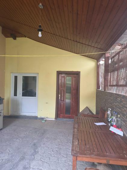 Casă cu 4 camere în Șendreni