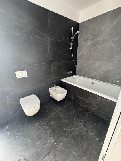 Duplex cu 5 camere cu Canalizare în Dumbrăvița