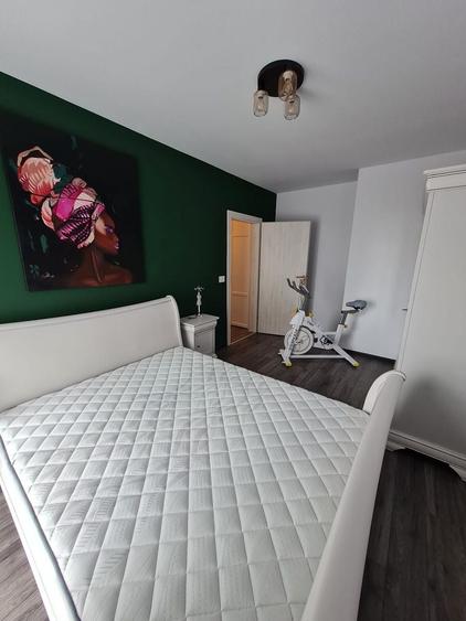 Apartament cu 2 camere decomandat, mobilat în Aradului
