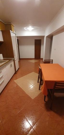 Apartament cu 2 camere decomandat în Decebal