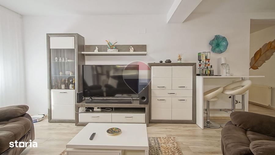Apartament cu 4 camere decomandat în Clăbucet