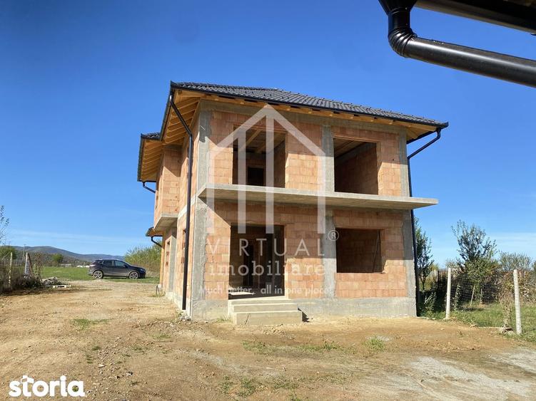 Casă cu 4 camere cu Teren 326 Mp în Poplaca
