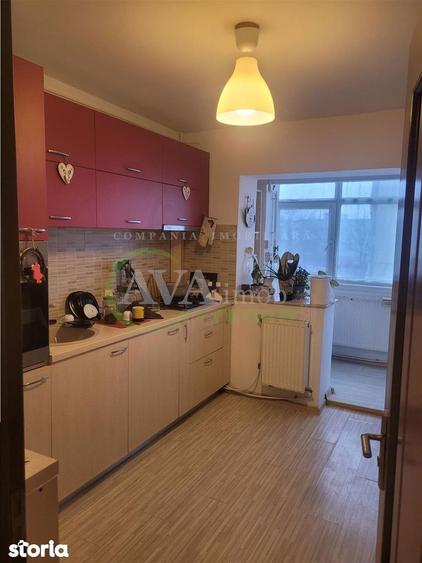Apartament cu 3 camere decomandat în Central