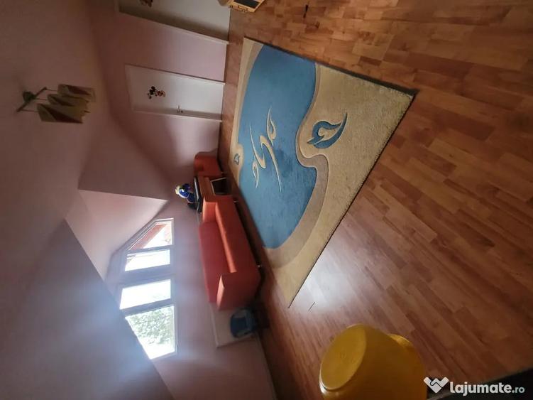 Casă cu 5 camere în Exterior Vest