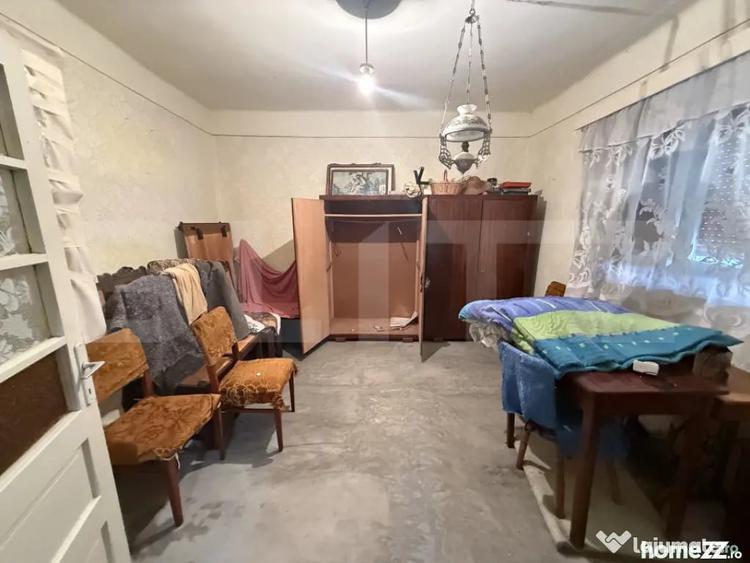 Casă cu 2 camere cu Teren 11600 Mp în Central