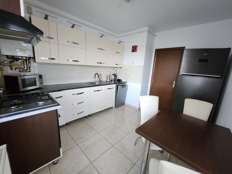 Apartament cu 2 camere semidecomandat în Sânpetru
