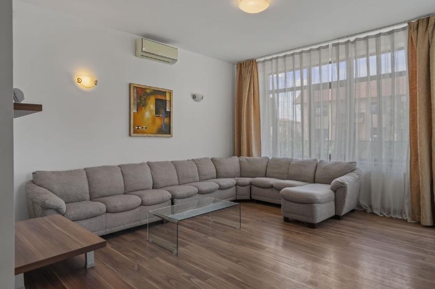 Apartament cu 3 camere decomandat, mobilat în Central