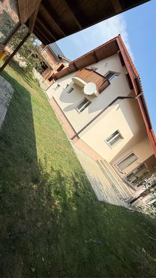 Casă cu Teren 400 Mp în Central
