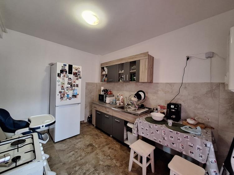 Apartament decomandat, 61 mp, 2 balcoane, zona Eroilor - 4