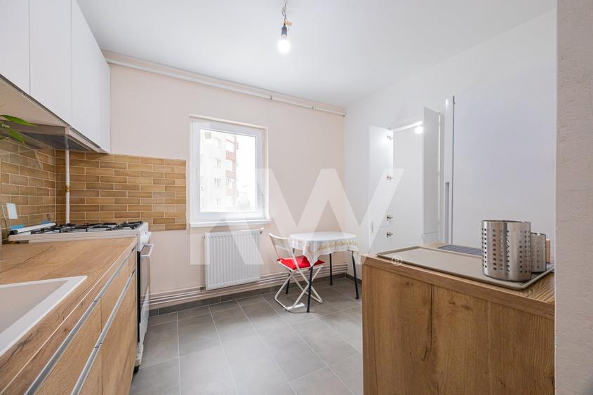 Apartament cu 2 camere decomandat în Tractorul