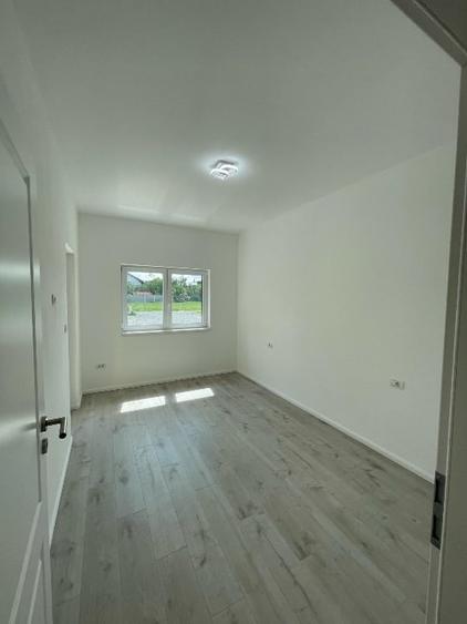 Apartament cu 3 camere decomandat în Moșnița Nouă