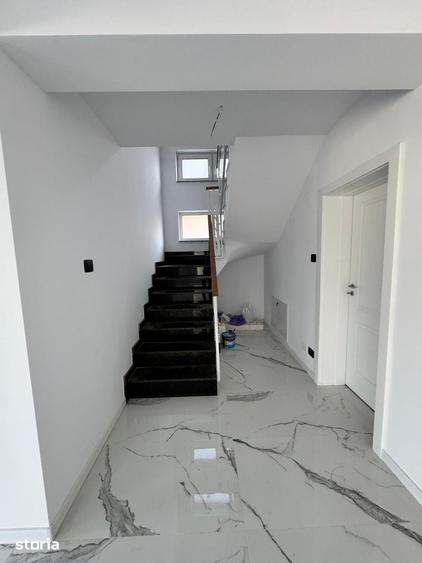 Casă cu 4 camere cu Teren 250 Mp în Central