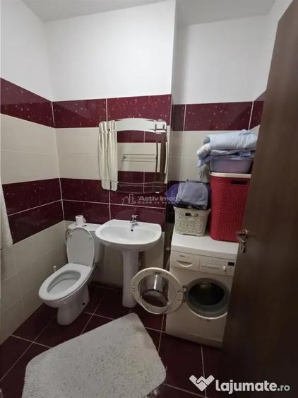 Casă cu 4 camere cu Teren 180 Mp în 1 Decembrie