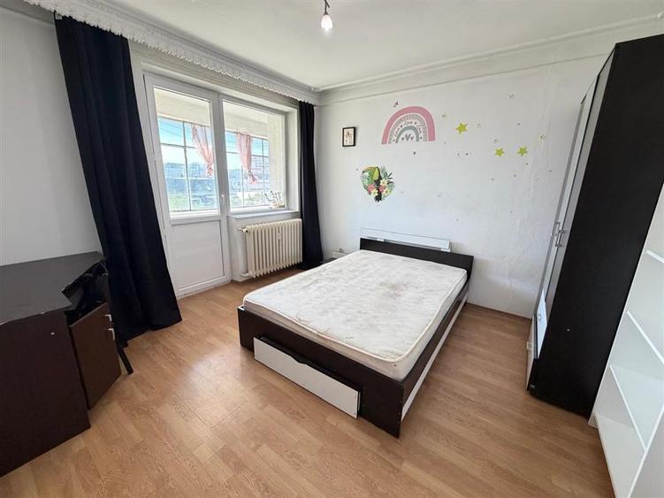 Apartament cu 2 camere decomandat în Podu Roș