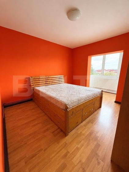 Apartament cu 4 camere decomandat, mobilat în Soarelui