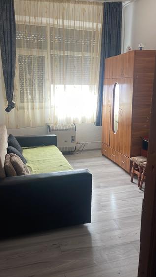 Apartament decomandat în Contactoare