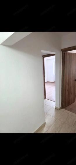Apartament cu 3 camere decomandat în Eremia
