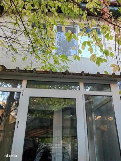 Casă cu 7 camere cu Teren 240 Mp în Giurgiului