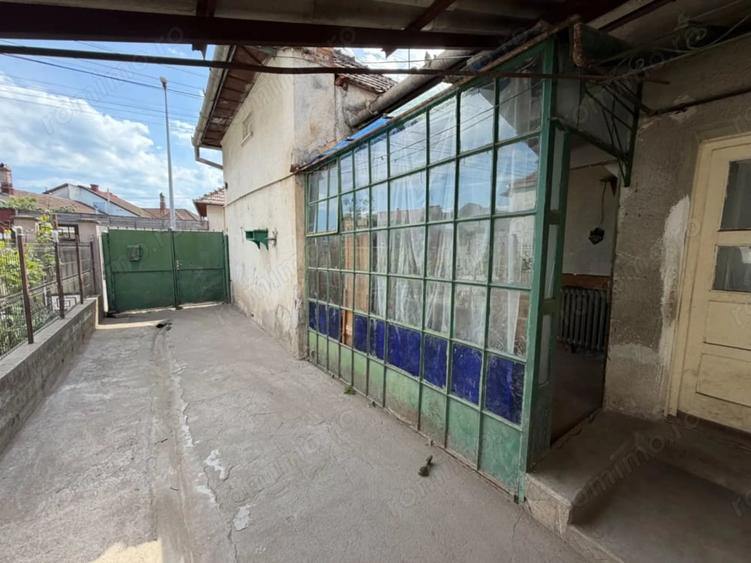 Casă cu 3 camere cu Teren 360 Mp în Central